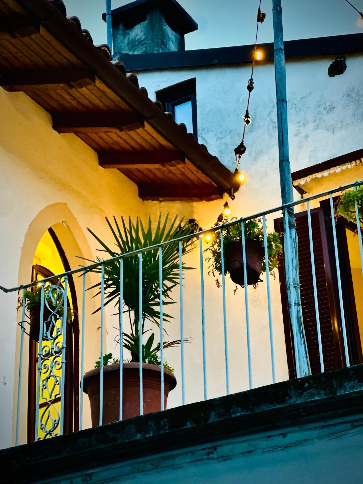 Contessa Reina Apartment Como Bagian luar foto